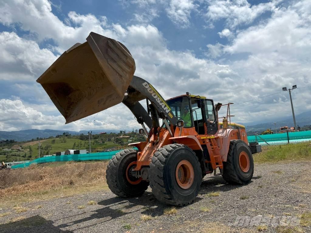Doosan DL420A Incarcator pe pneuri