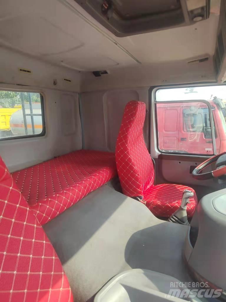 Howo 375 8X4 Camioane cu macara
