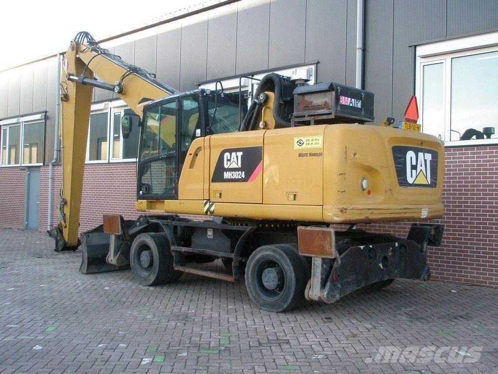 CAT MH3024 Paleta de manipulare