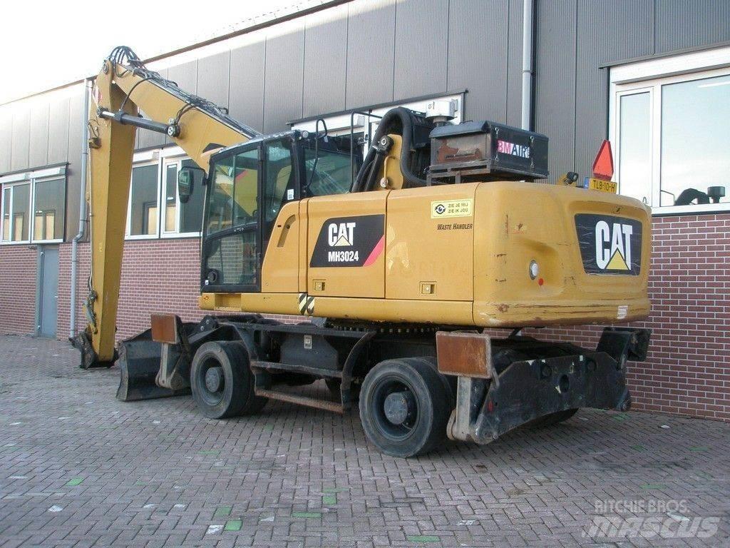 CAT MH3024 Paleta de manipulare