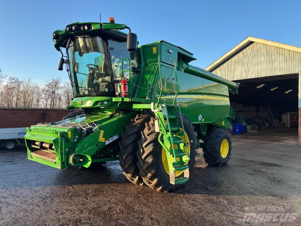 John Deere T670I 4WD Combine de secerat