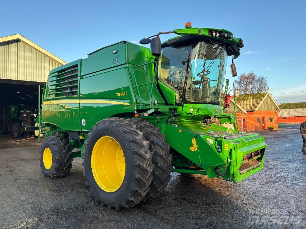 John Deere T670I 4WD Combine de secerat