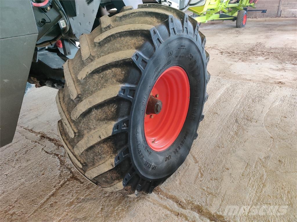 CLAAS TUCANO 480 Combine de secerat