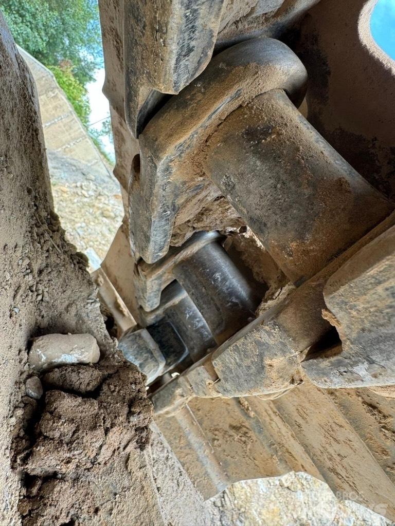 Volvo ECR 235 C L Excavatoare pe șenile
