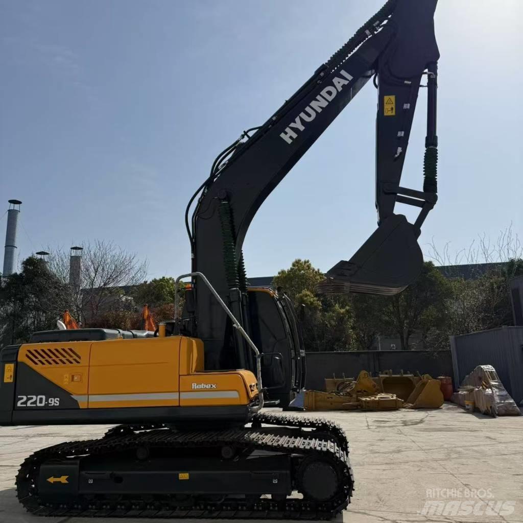 Hyundai R220-9S Excavatoare pe șenile
