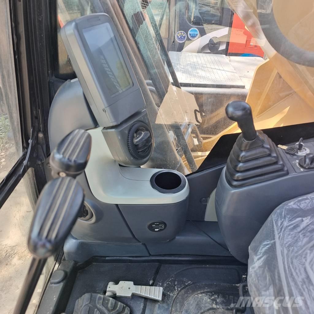 CAT 320D2 Excavatoare pe șenile
