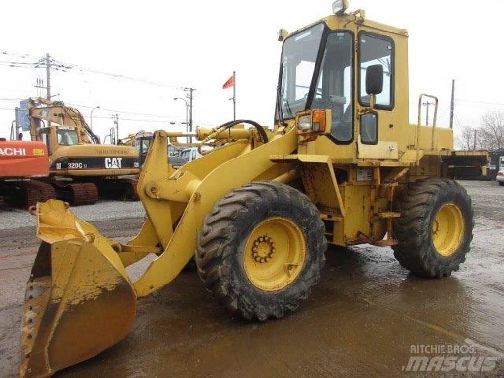 Komatsu WA100-1 Incarcator pe pneuri