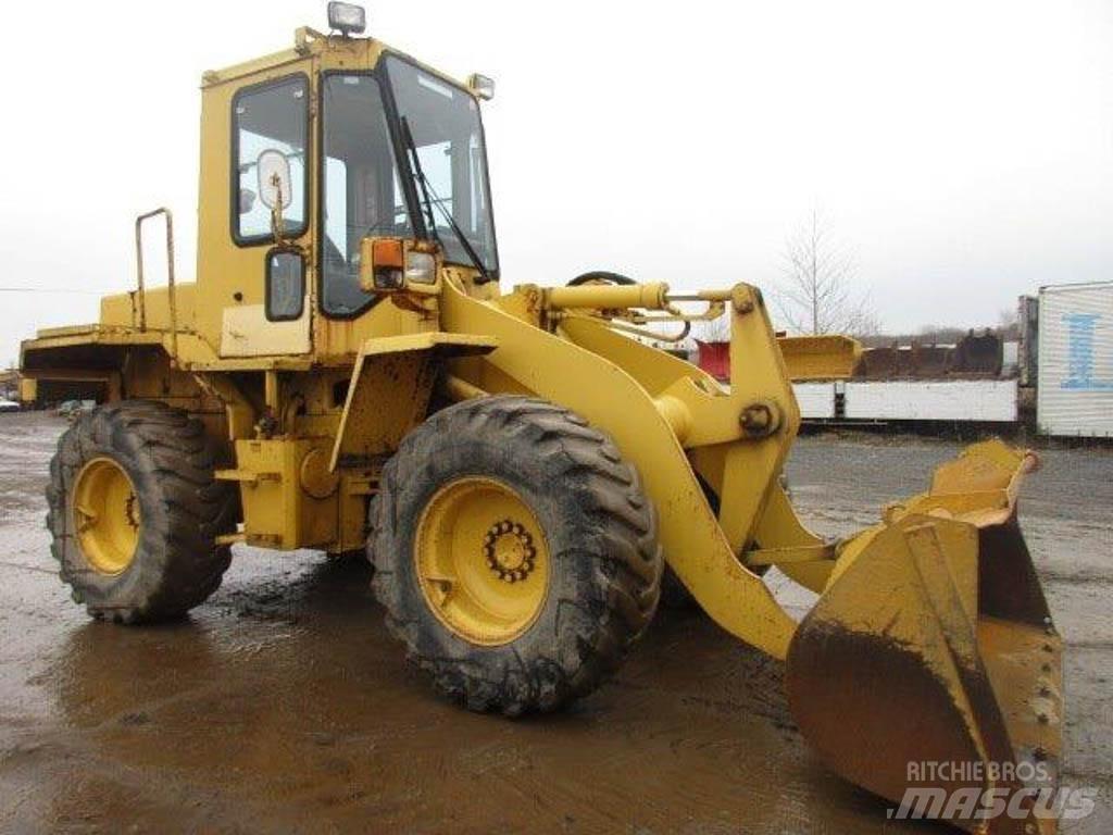 Komatsu WA100-1 Incarcator pe pneuri