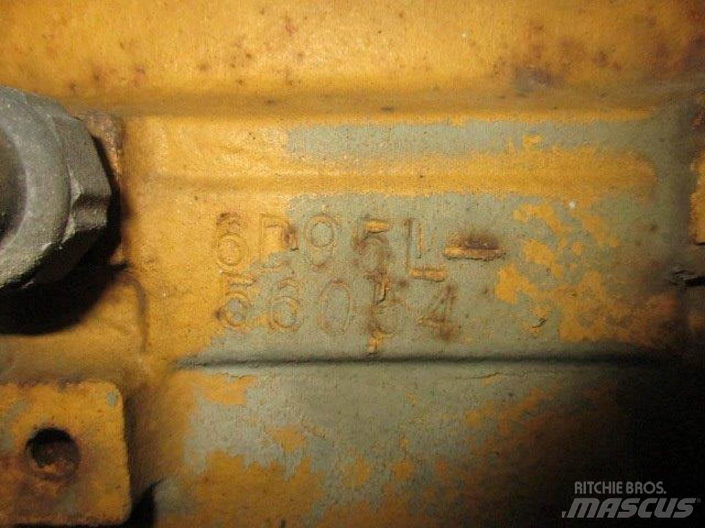 Komatsu WA100-1 Incarcator pe pneuri