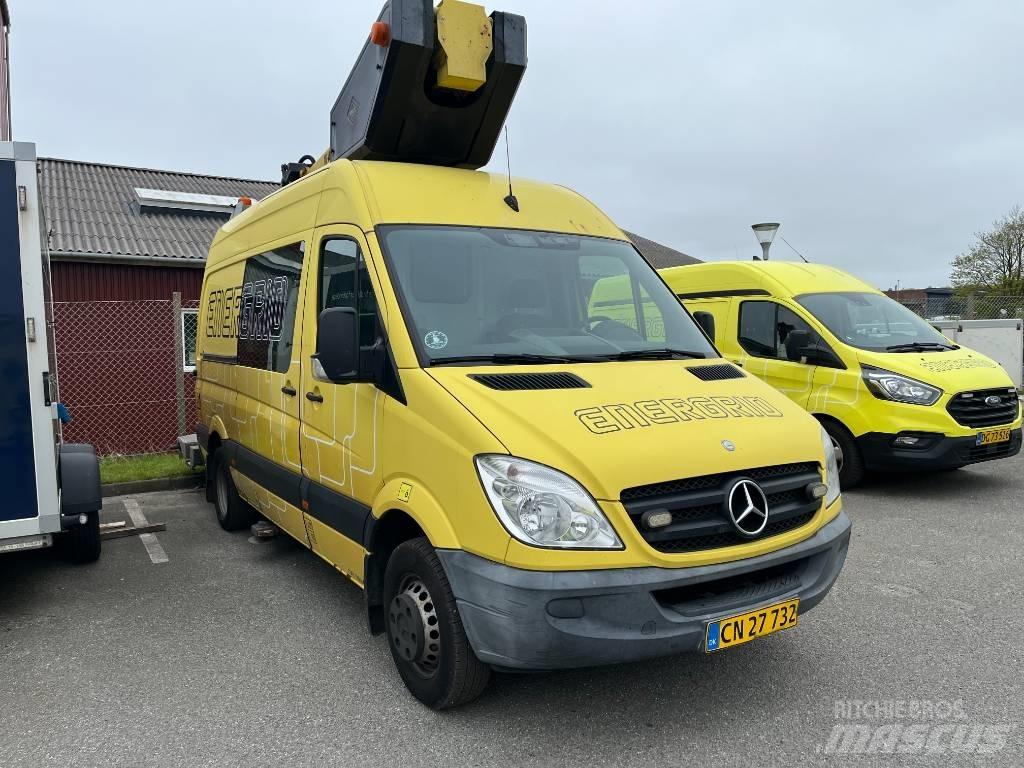 VERSALIFT VT-145-F Platforme aeriene montate pe camion