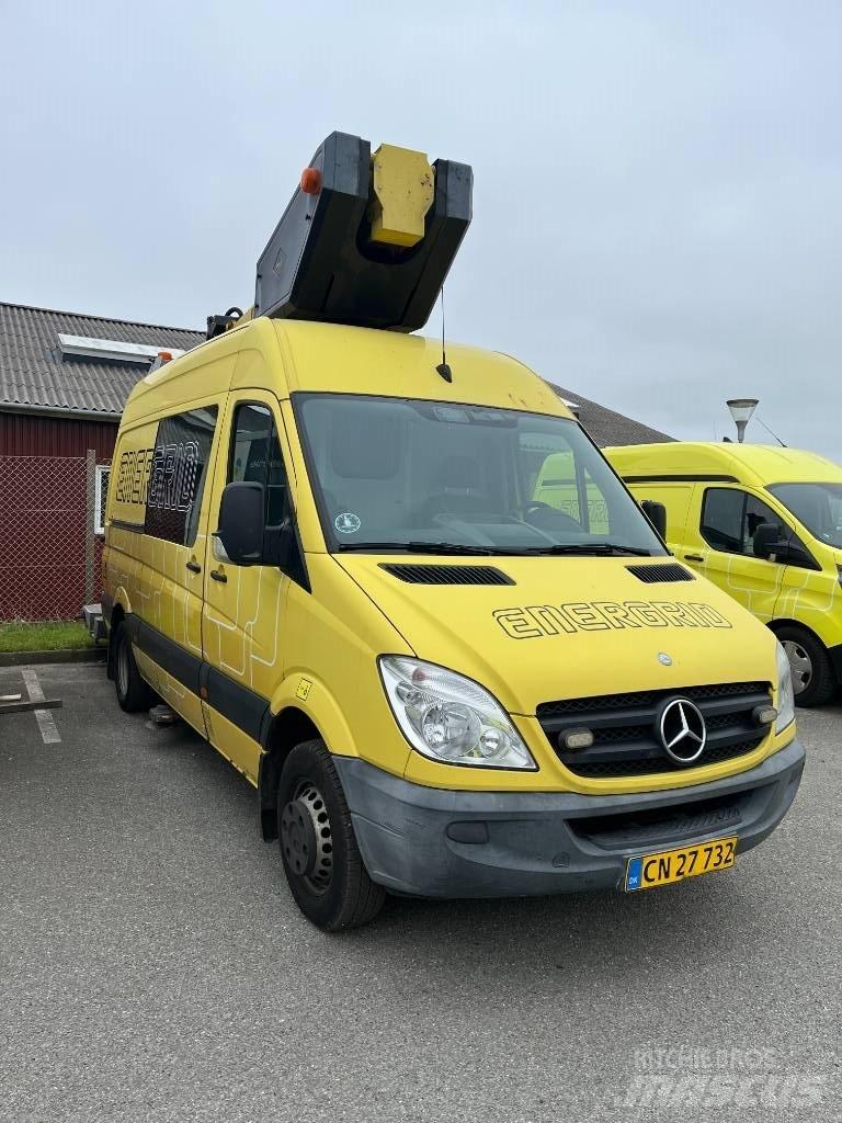 VERSALIFT VT-145-F Platforme aeriene montate pe camion