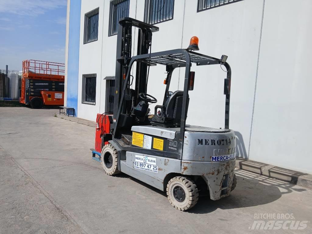 Nissan GQ02 L 30 CU Stivuitor electric