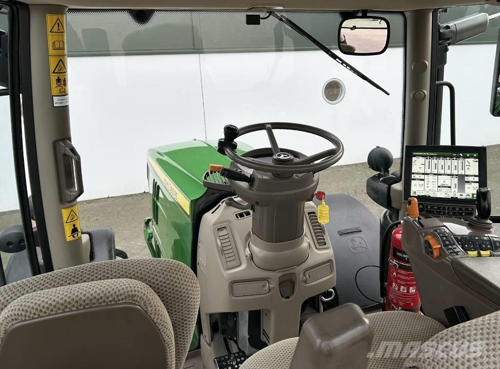 John Deere 6215 R Tractoare