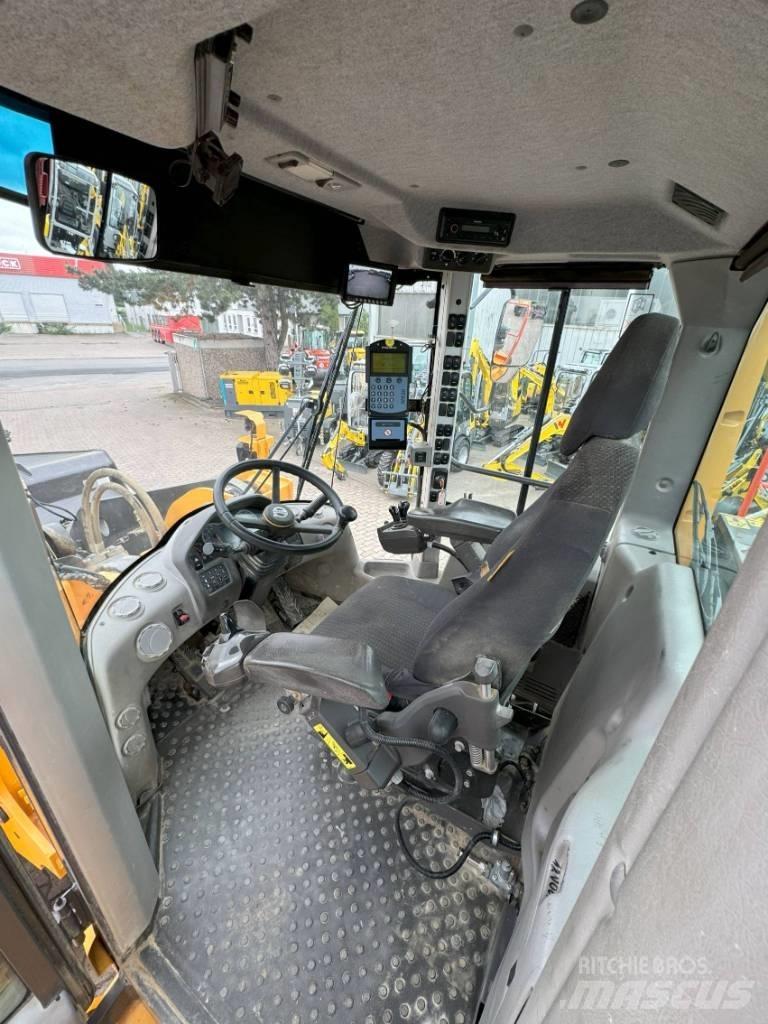 Volvo L150H Incarcator pe pneuri