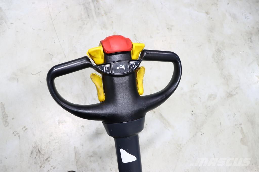 Komatsu CNI 14 Transpaleta manuala