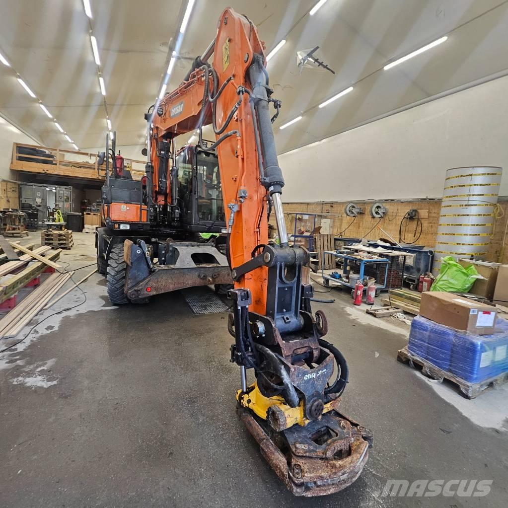 Doosan DX 170 W Excavatoare cu roti