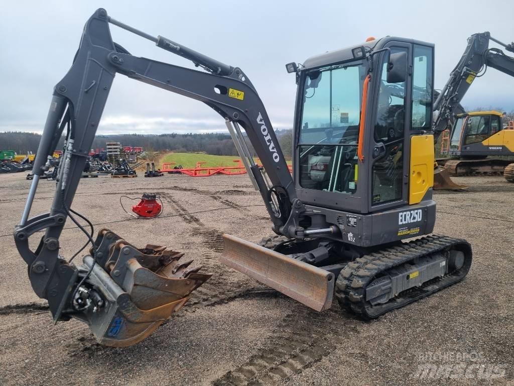 Volvo ECR25 D Mini excavatoare < 7t