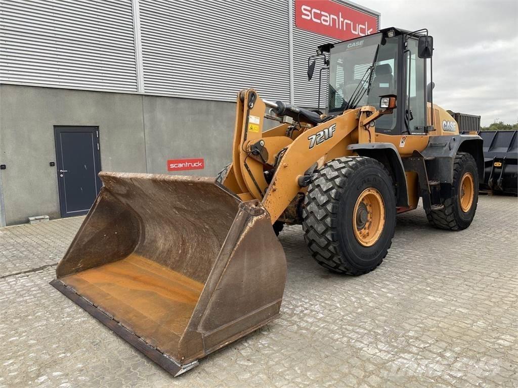 CASE 721F Incarcator pe pneuri
