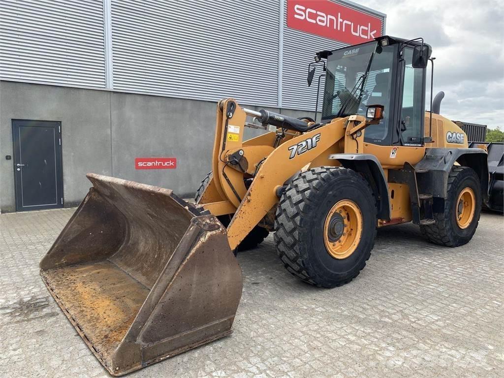CASE 721F Incarcator pe pneuri