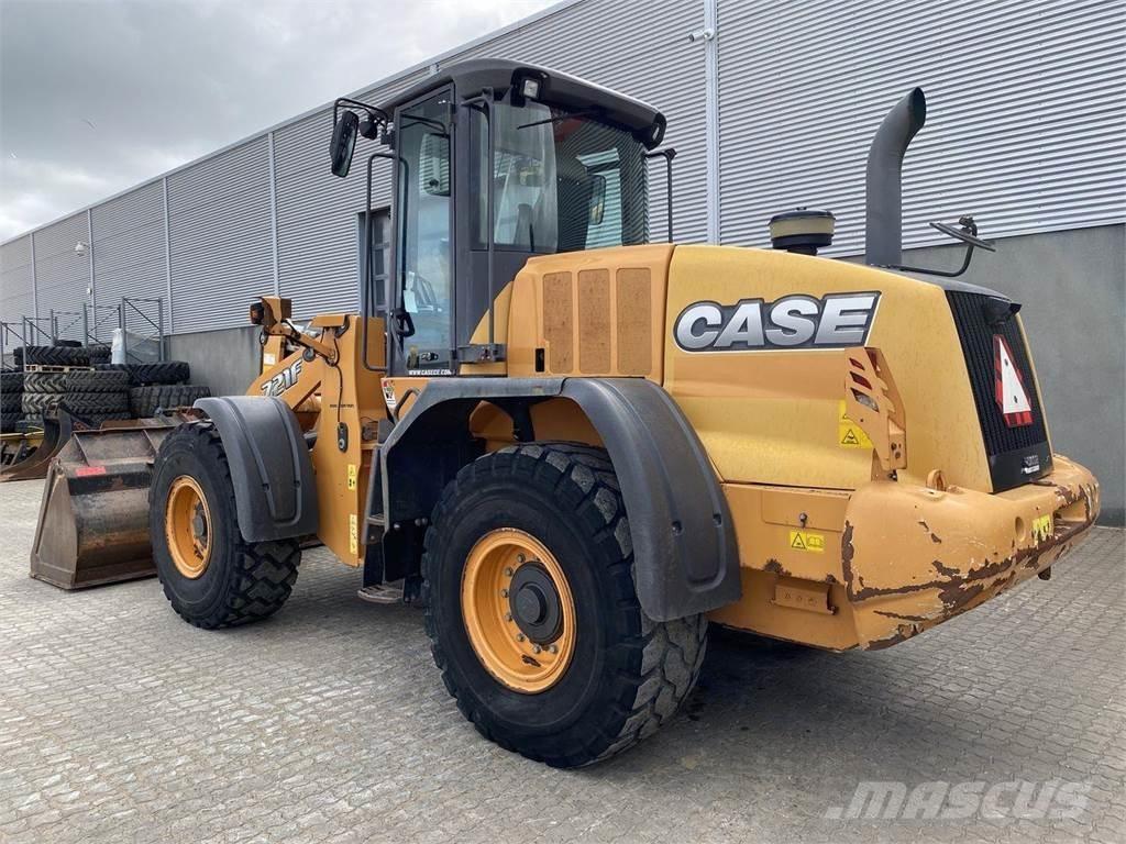 CASE 721F Incarcator pe pneuri