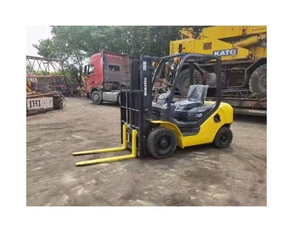 Komatsu 3Ton Stivuitor diesel