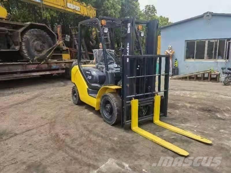 Komatsu 3Ton Stivuitor diesel