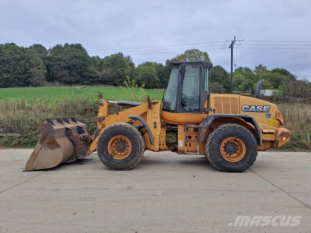 CASE 721 F Incarcator pe pneuri