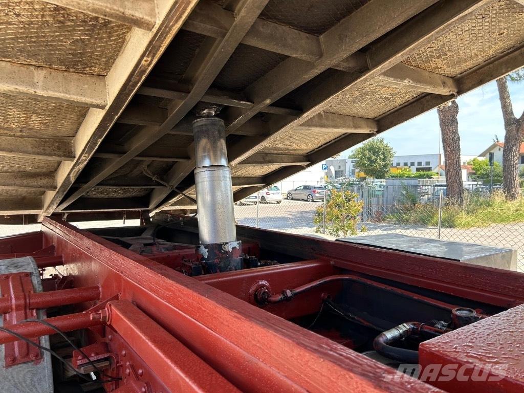 Iveco 120E18K Camioane platforma/prelata