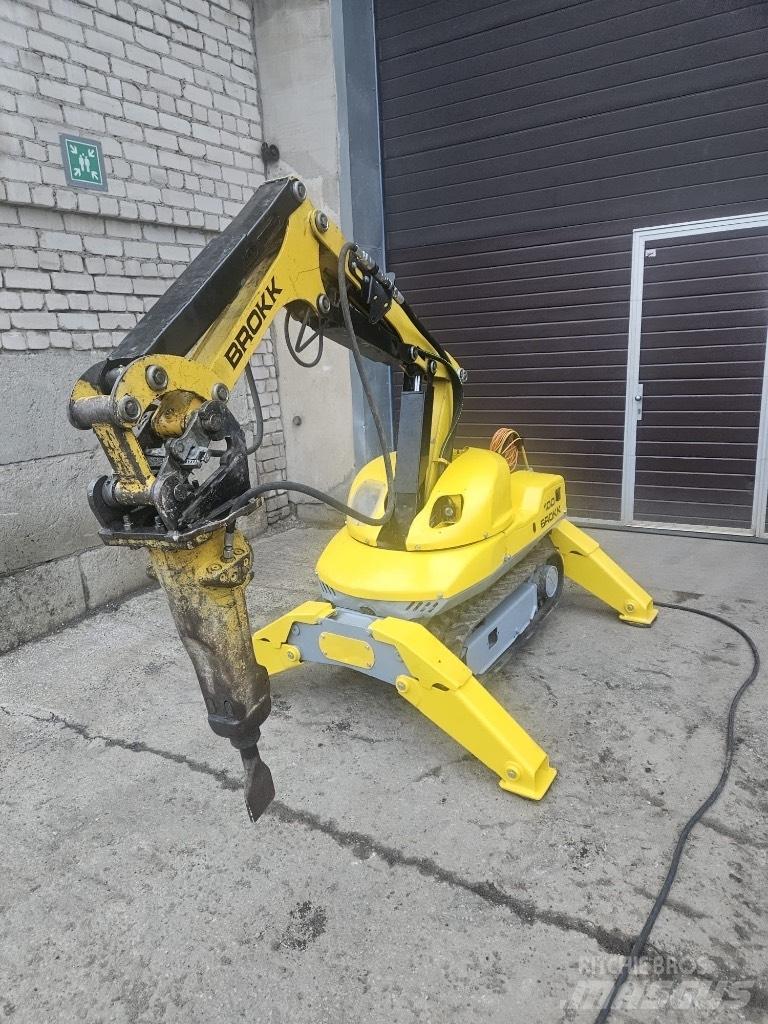 Brokk 100 Excavatoare de demolare