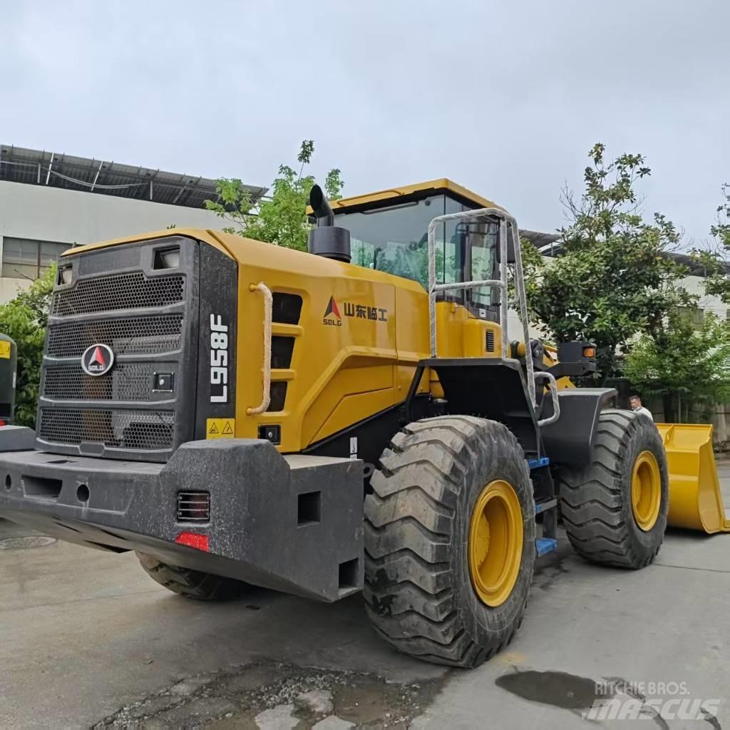 SDLG 958F Incarcator pe pneuri