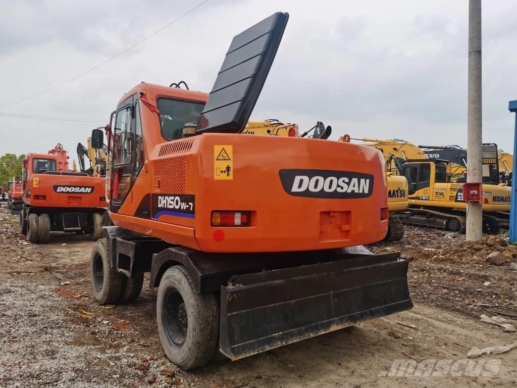 Doosan DH 150 W-7 Excavatoare cu roti