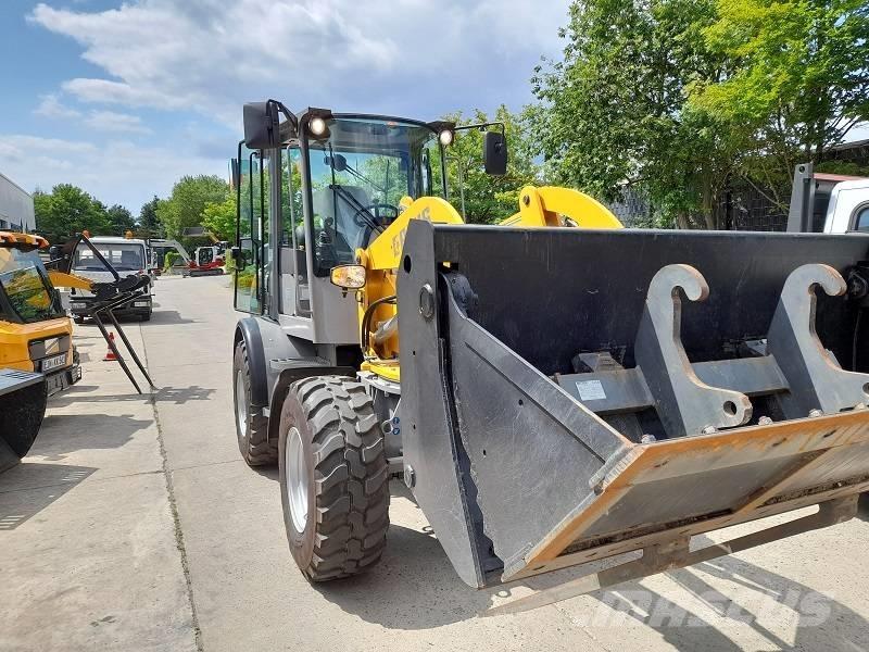 Paus SL 9075 Incarcator pe pneuri