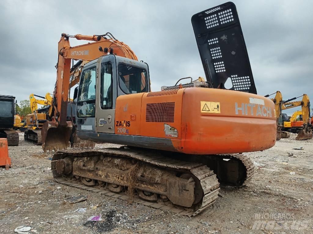Hitachi ZX 200 Excavatoare pe șenile
