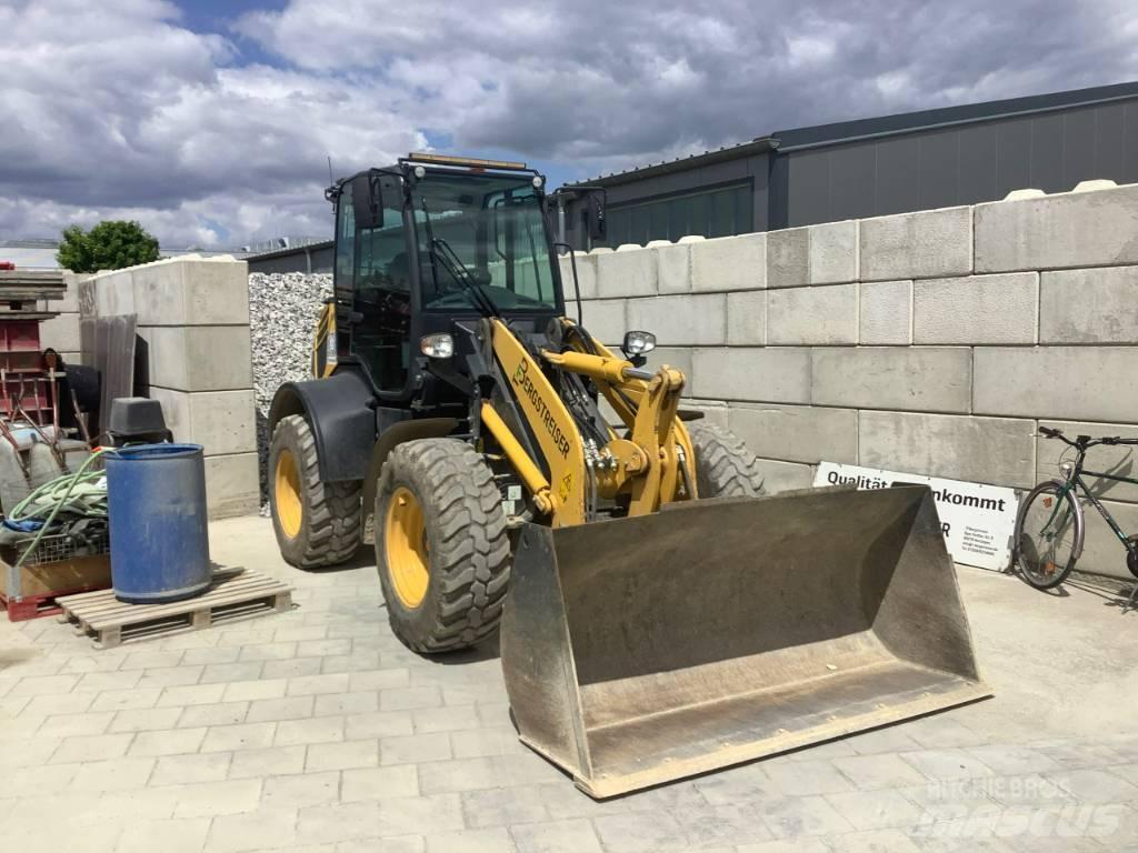 Komatsu WA100M-8 Incarcator pe pneuri