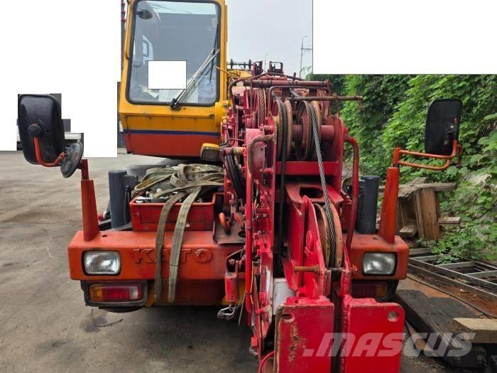 Kato MR100 Macara teren accidentat