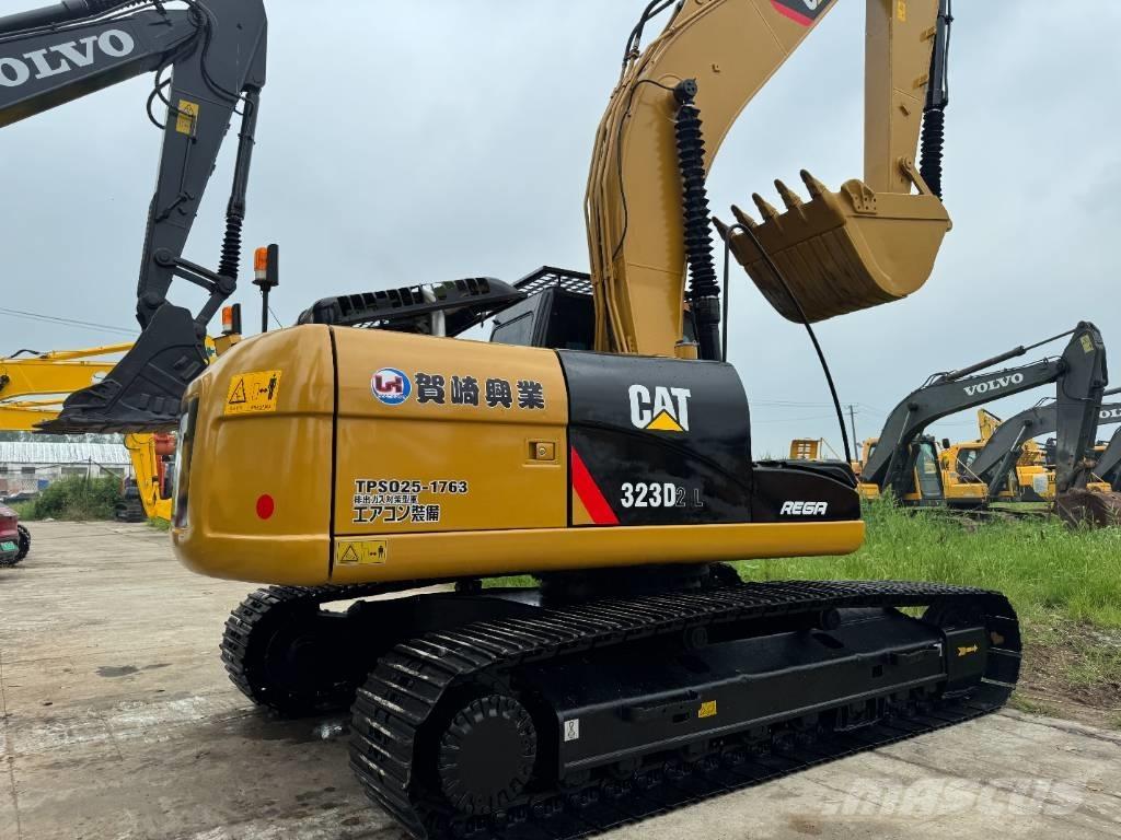 CAT 323D2 Excavatoare pe șenile
