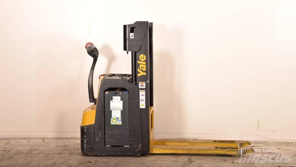 Yale MS 14 AC Transpaleta manuala