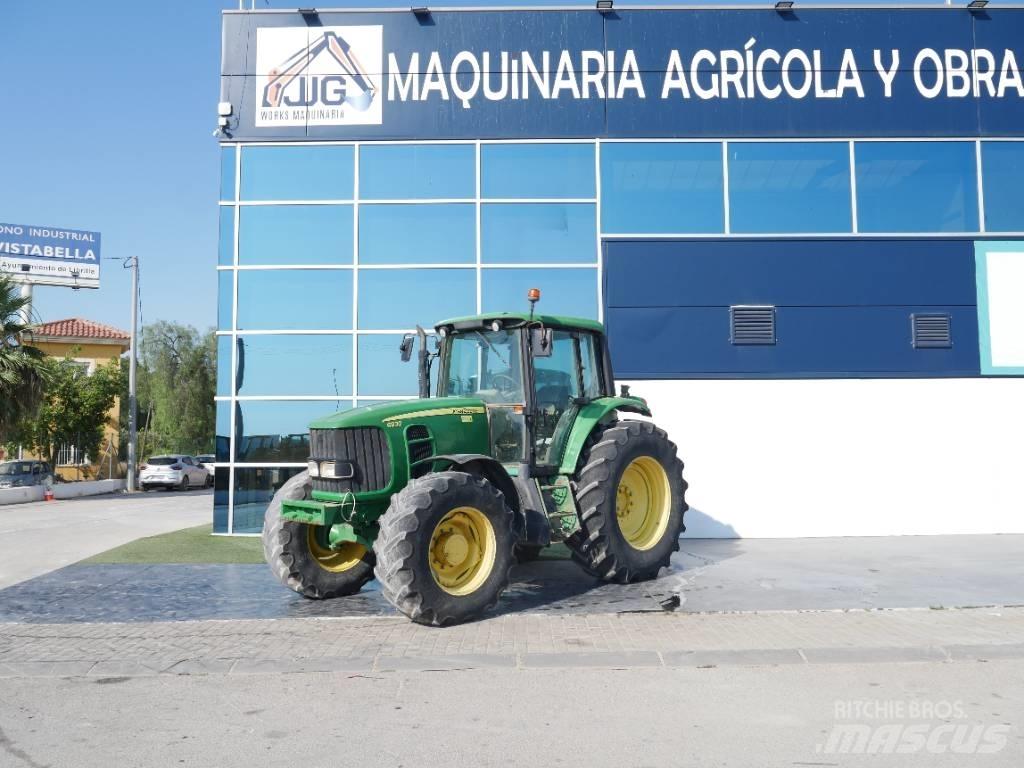 John Deere 6930 Tractoare