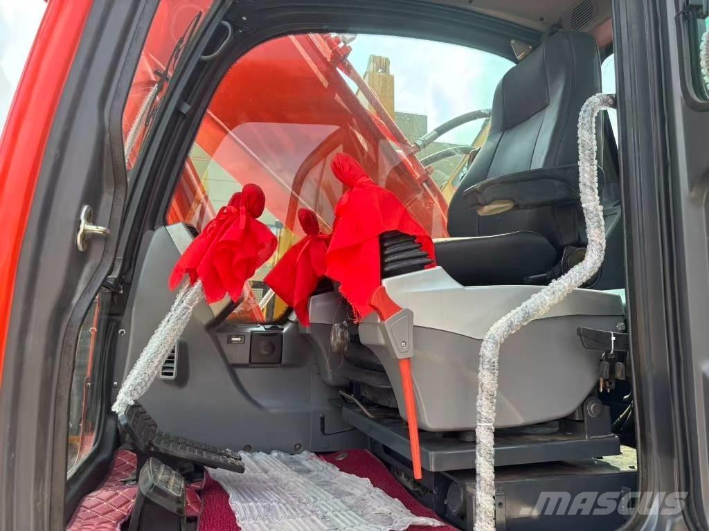 Doosan 225 LC Excavatoare pe șenile
