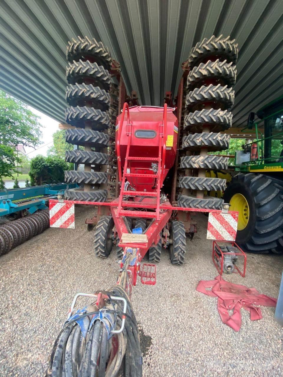 Horsch Pronto 9 DC Perforatoare