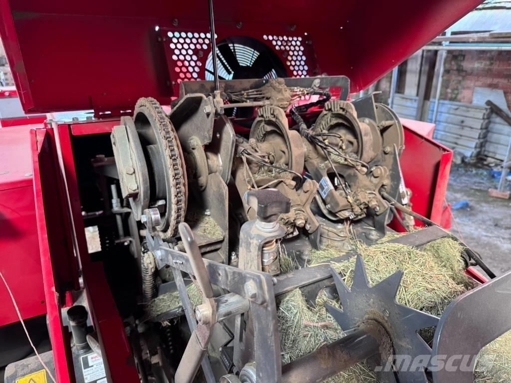 Massey Ferguson 1842 Baler dreptunghiular