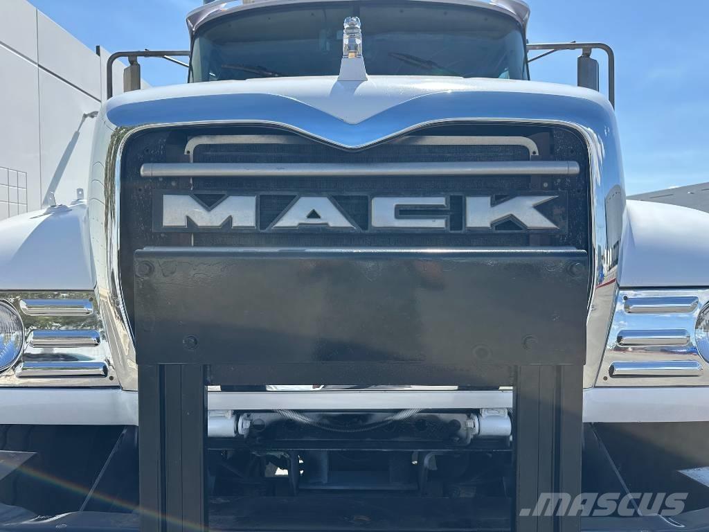Mack CV 713 Camioane Demontabile