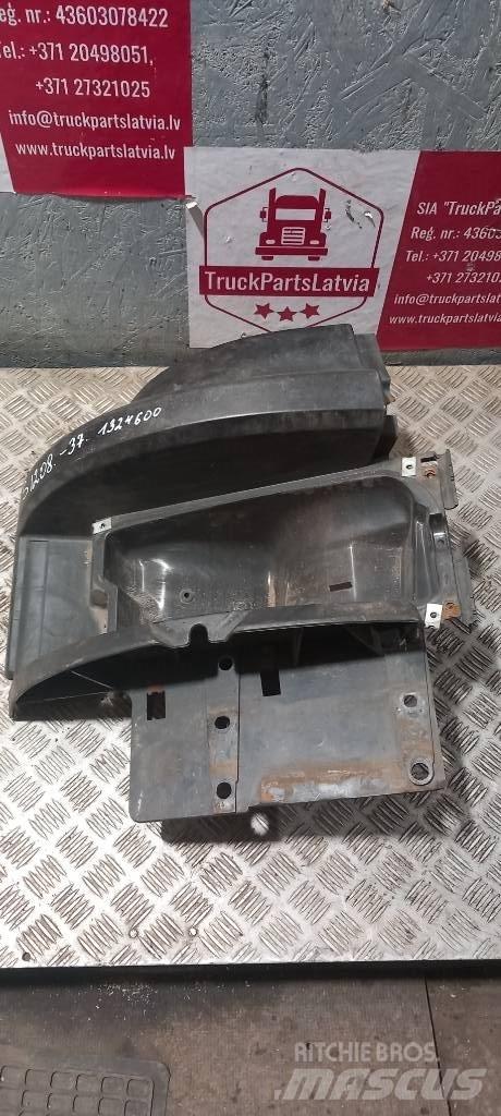 Scania 94 D.   1324600 Cabine si interior