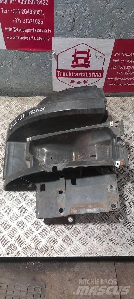 Scania 94 D.   1324600 Cabine si interior