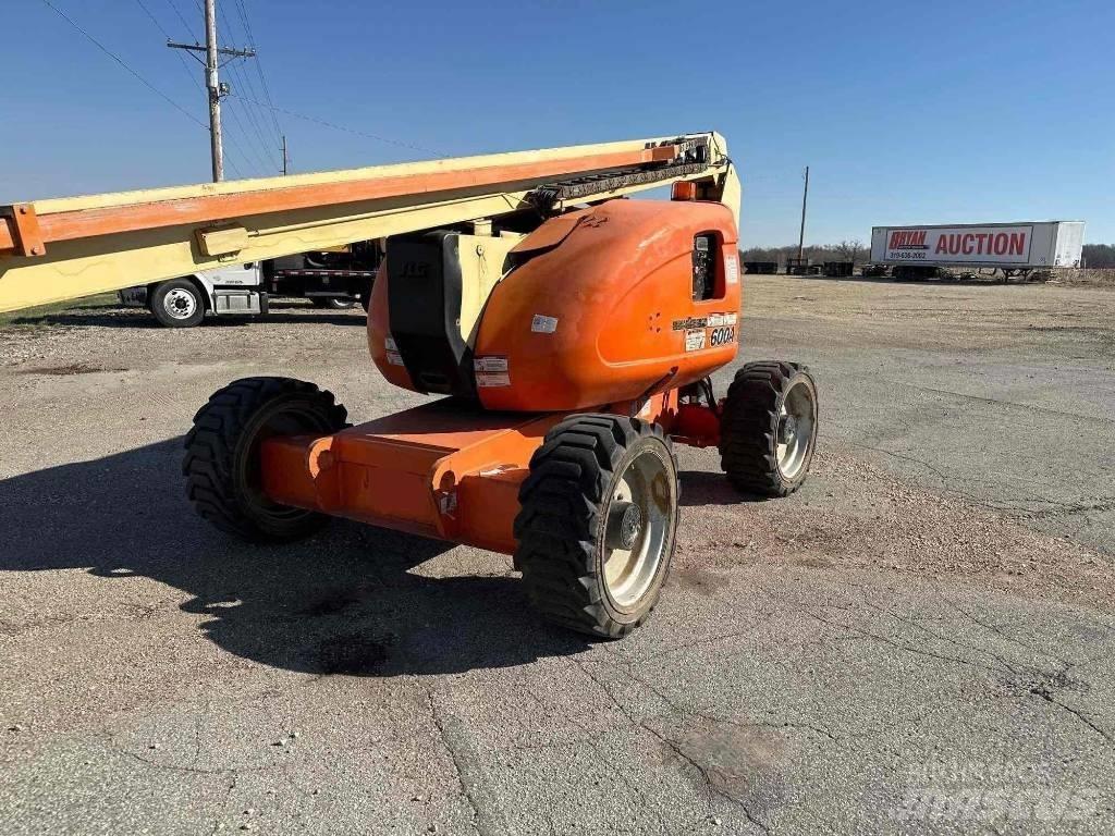 JLG 600A Nacele cu brat articulat