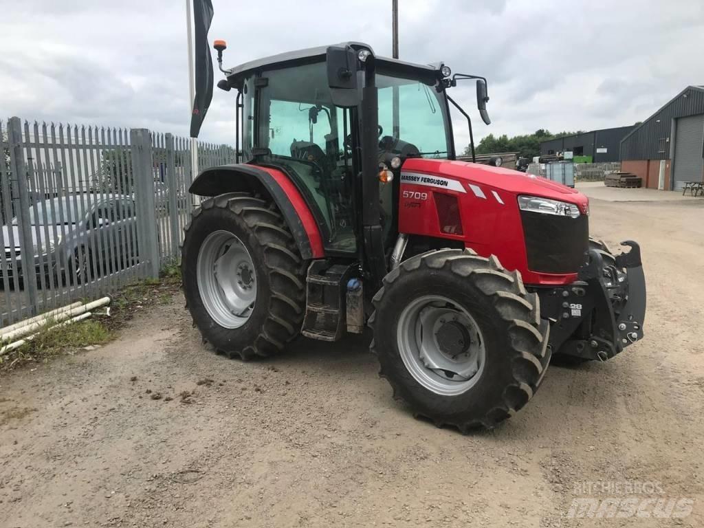 Massey Ferguson 5709 Tractoare