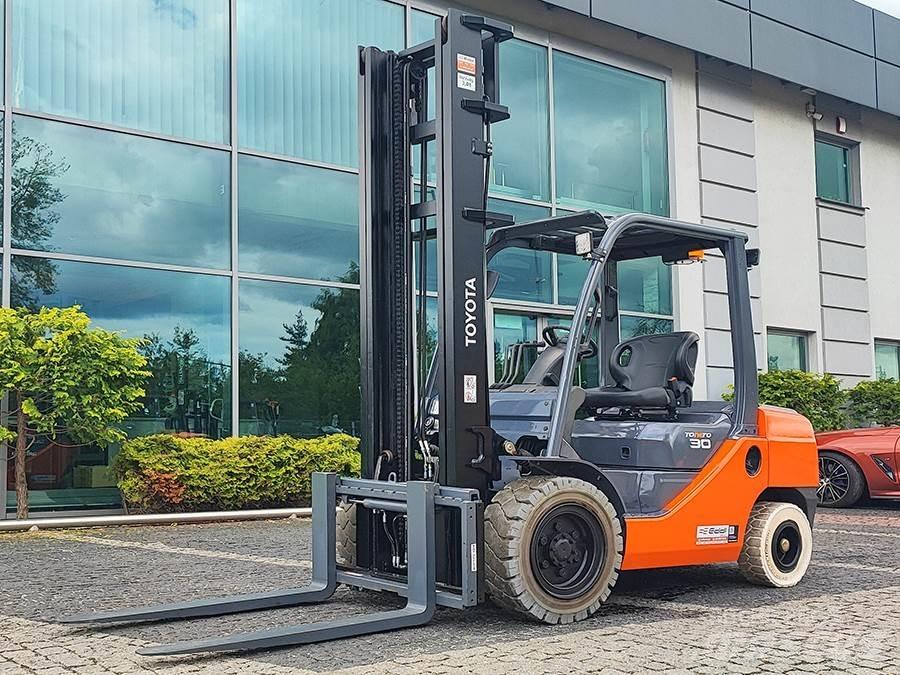 Toyota 02-8FDF30 Stivuitor diesel