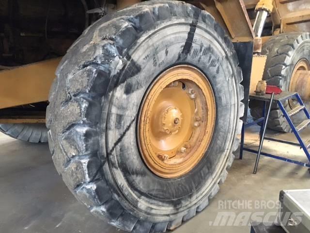 CAT 773 B Camioane cu basculante rigide