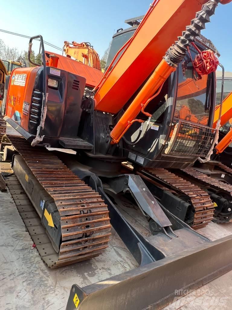 Hitachi ZX70 Excavatoare 7t - 12t