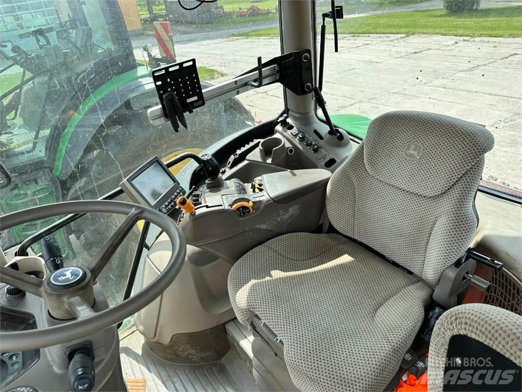 John Deere 6215R Tractoare
